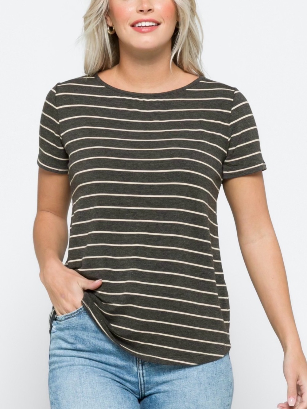 Button-Back Detail Short Sleeve Knit Tee - Picture 2 of 3